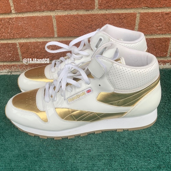 REEBOK Men’s GOLD Foil Edition Metallic Fit Sneakers - Picture 4 of 13